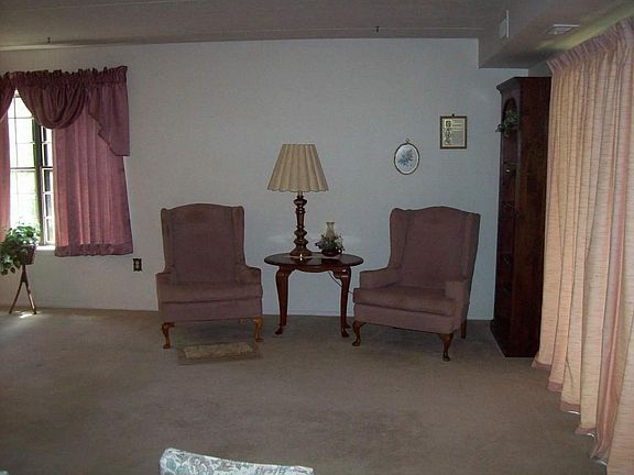 2nd image of 128 Valleybrook Dr