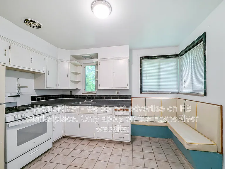 383 Broadmoor Ave — Photo 5