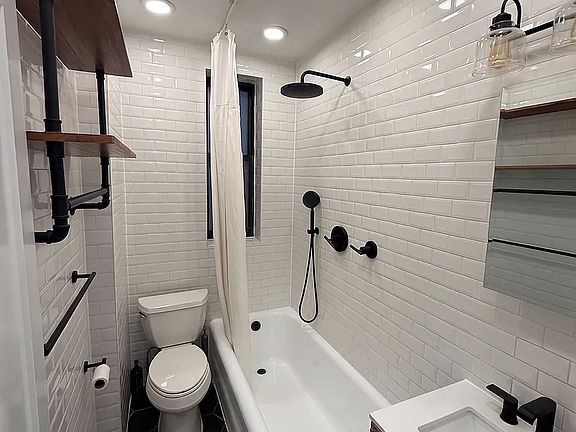 4th image of 7002 Ridge Blvd APT C1
