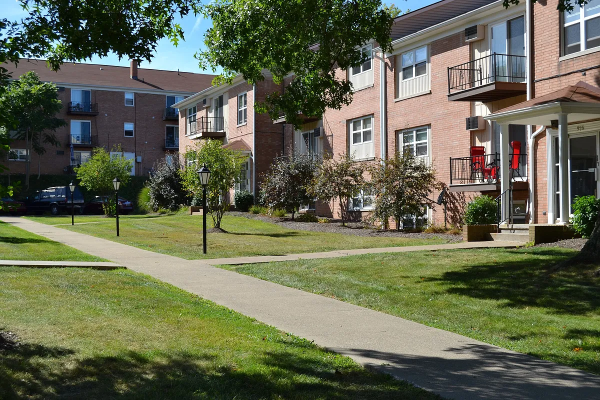 Building Photo - Liberty Heights
