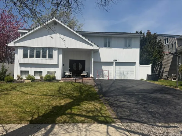 2039 Ellen Drive, Merrick, NY 11566