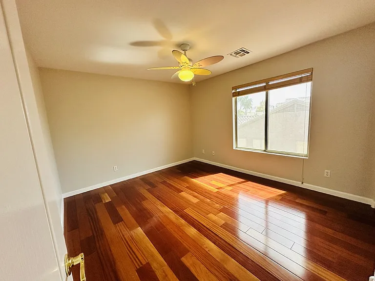 672 W Raven Dr — Photo 37