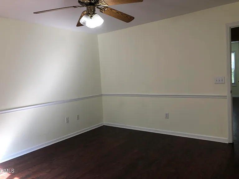 814 Bristol Blue St — Photo 18