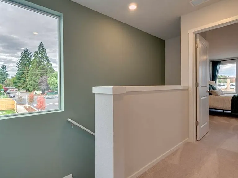 13768 NE 67th Way — Photo 11