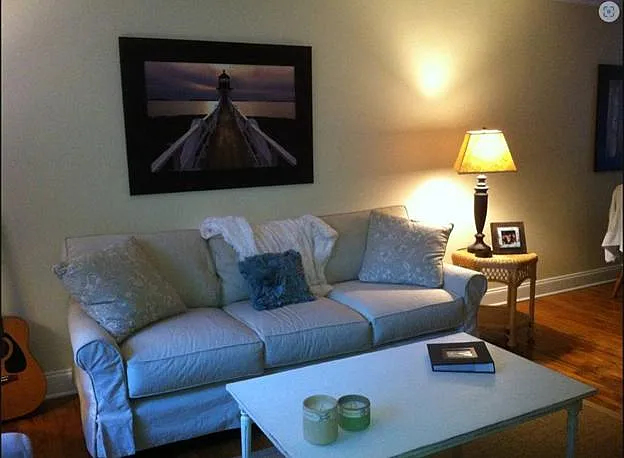 2 bed, 850 sqft, $1,975 — Photo 2