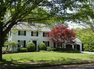 20 Olde Towne Rd, Lynnfield, MA 01940