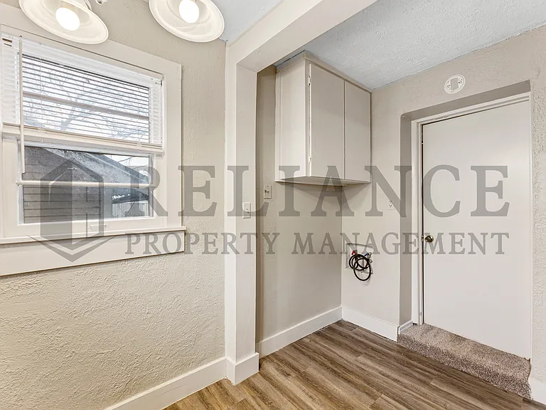 2719 W Douglas Ave — Photo 14
