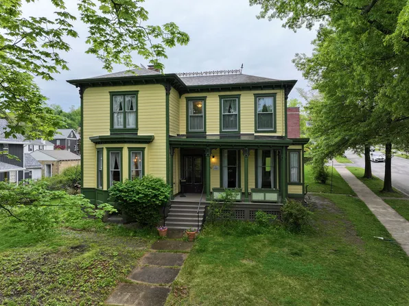 700 4th St, Oakmont, PA 15139