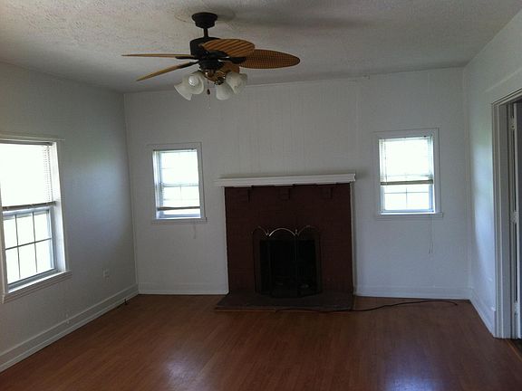 3rd image of 1403 Maple Ave
