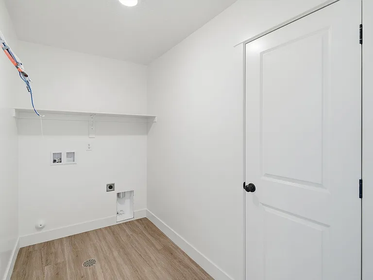 5690 S Weehawken Ln — Photo 23