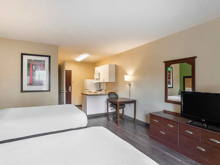 Studio Suite - 2 Full Beds