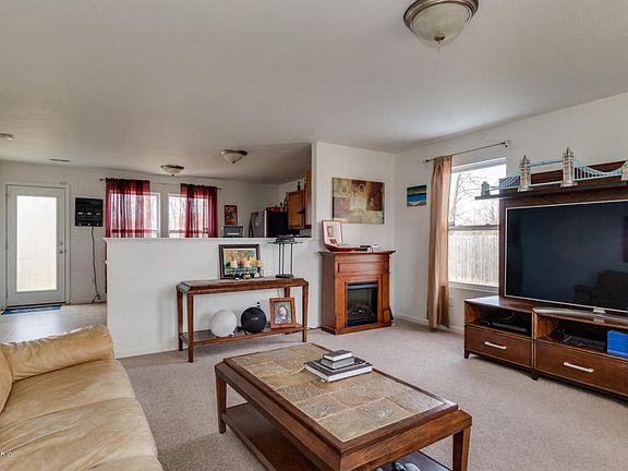 3rd image of 1882 Oshtemo Woods Ln