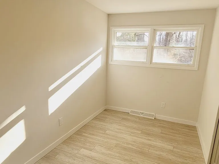 405 Seminole Dr — Photo 5