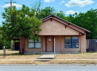 1205 Avenue E, Ozona, TX 76943
