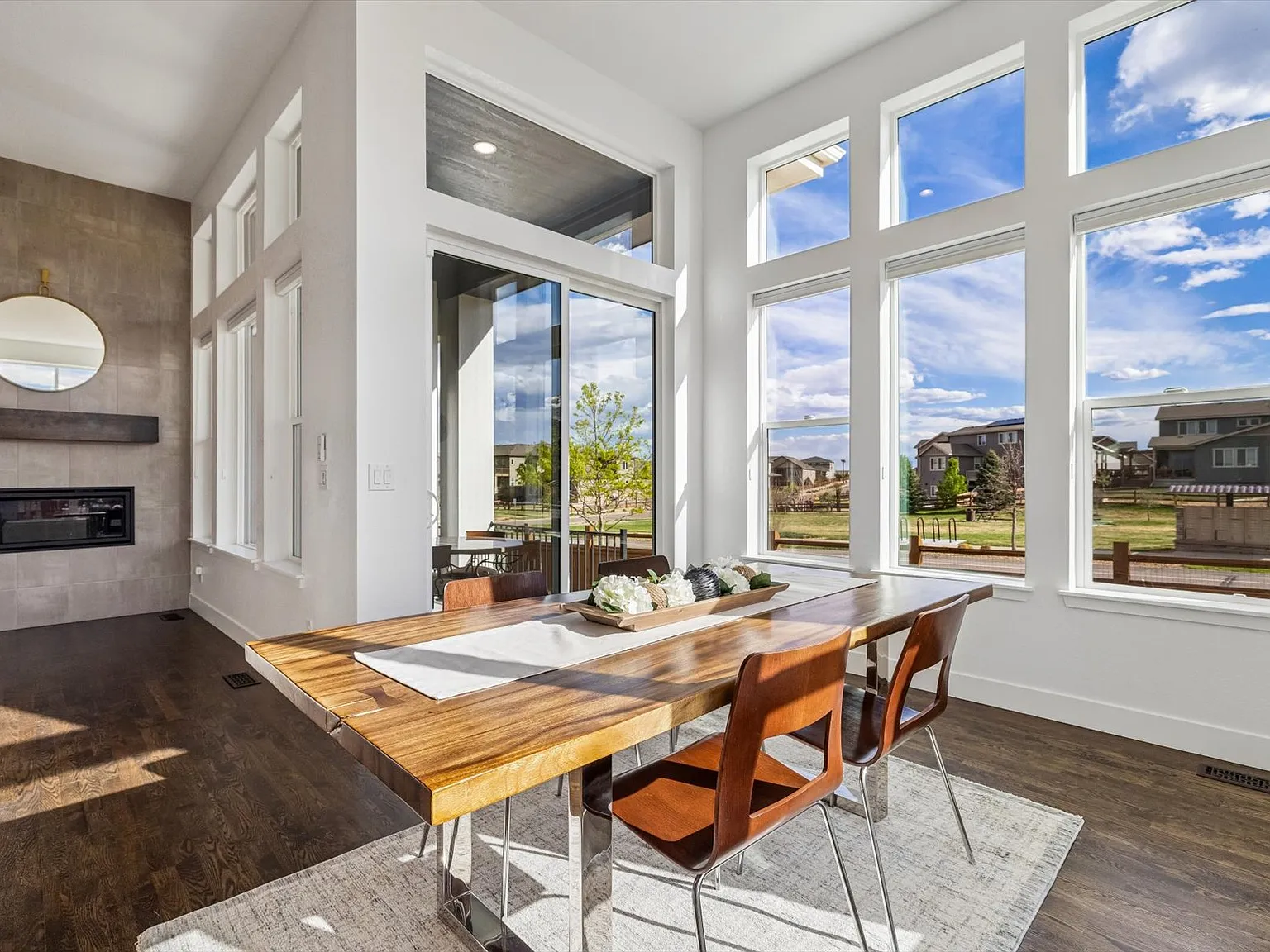 4 bed, 3850 sqft, $5,150 — Photo 3
