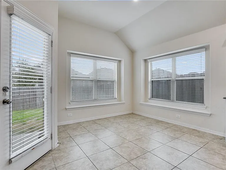 500 Cardenas Ln — Photo 12