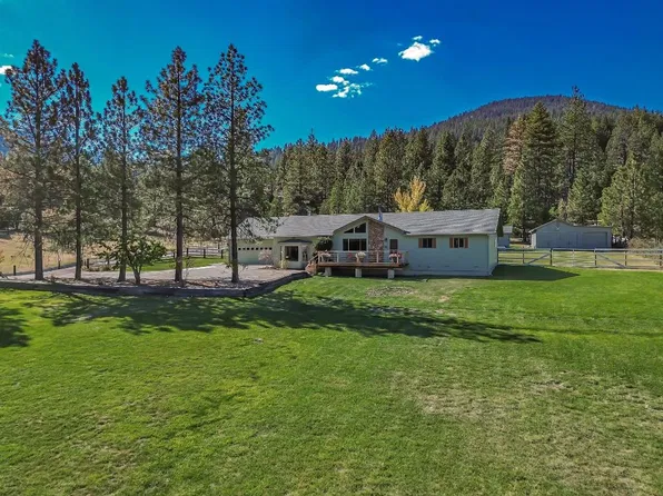 3015 Nighthawk Ln, Weed, CA 96094