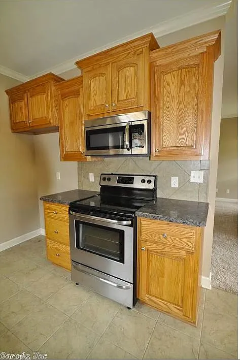 3 bed, 1380 sqft, $1,800 — Photo 2