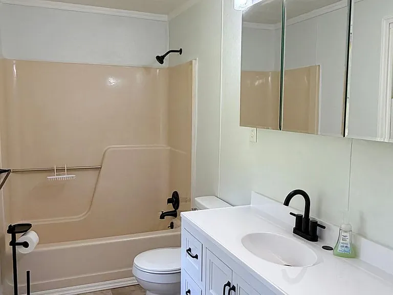 820 Emma Rd — Photo 5