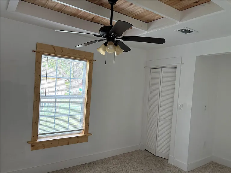 9210 E Avenue O — Photo 5