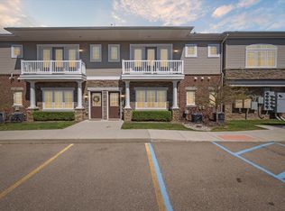 5617 Arbor Chase Dr, Ann Arbor, MI 48103