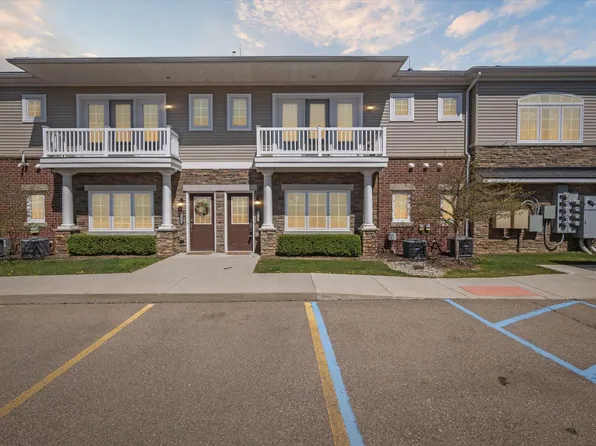 5617 Arbor Chase Dr, Ann Arbor, MI 48103