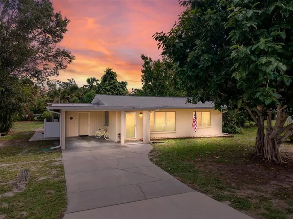 912 Hampton Rd, Nokomis, FL 34275