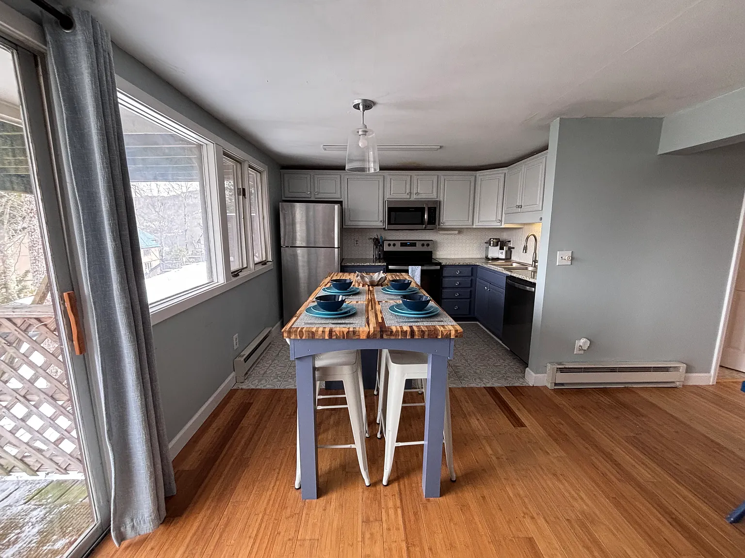 1 bed, 570 sqft, $1,250 — Photo 2