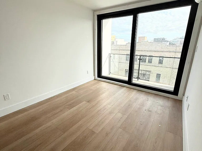 23-33 Astoria Blvd #3A — Photo 4