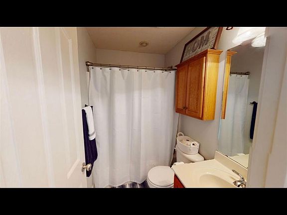 5th image of 1041 Foxglove St