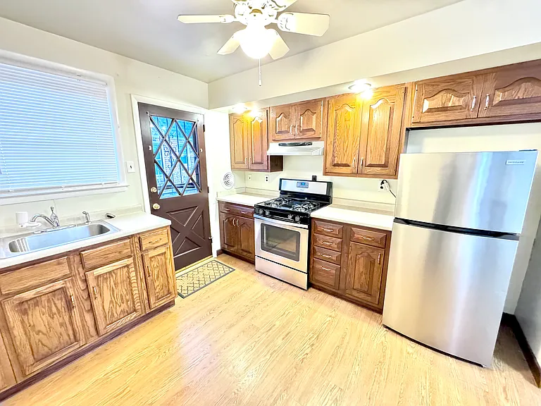 8560 Castor Ave — Photo 3