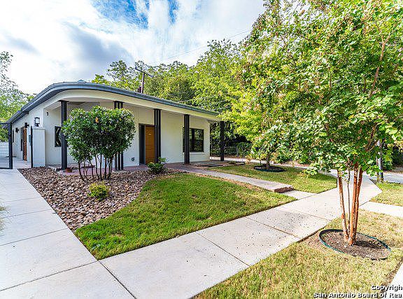 2nd image of 112 Lindell Pl
