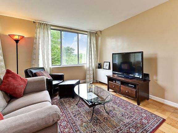 3rd image of 6621 Wakefield Dr APT 511