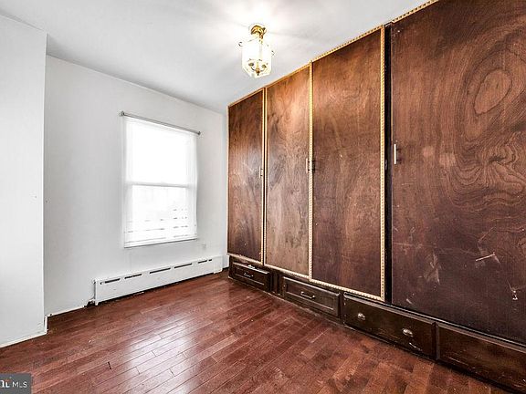 5th image of 213 Heather Rd