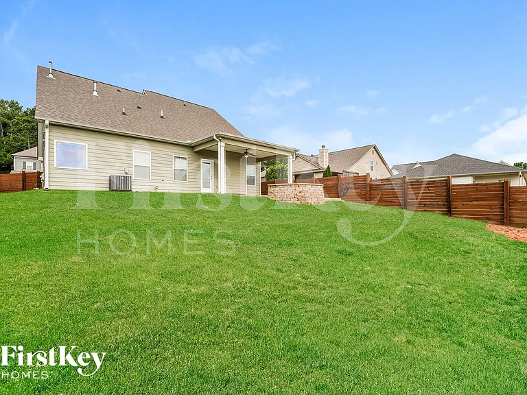 100 Orchard Ln — Photo 18