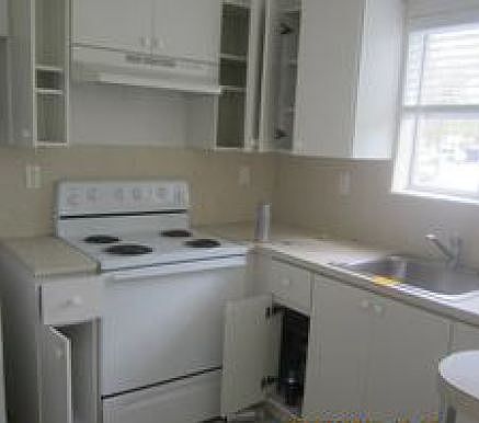 3rd image of 3390 NE 10th St Unit 101