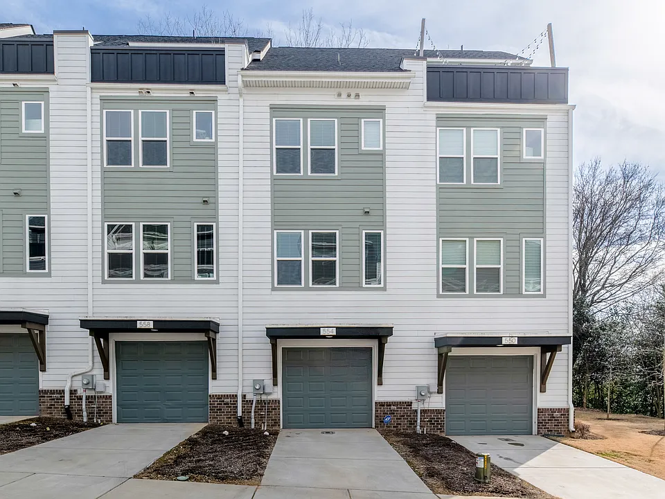 554 W End Dr