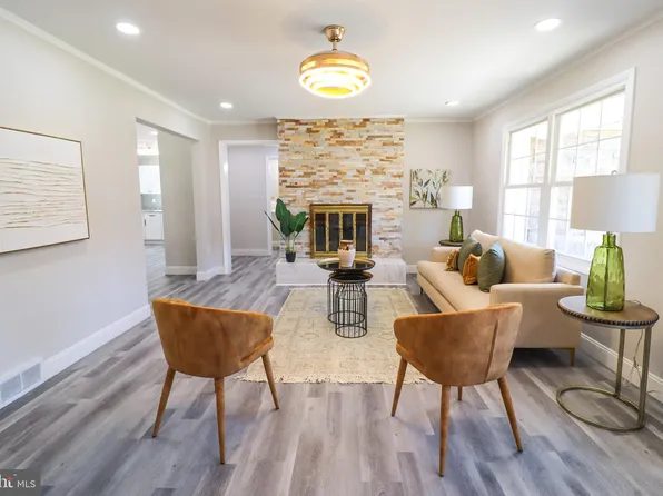 1077 Acri Dr, Harrisburg, PA 17111