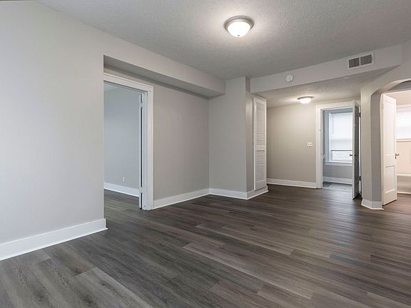 4th image of 1000 Ellison Ave #2F