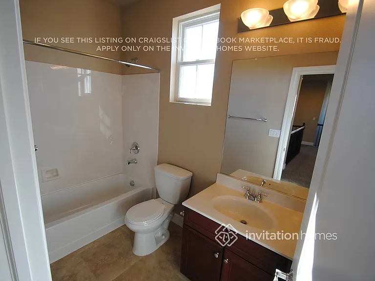 1667 Montrose Ln — Photo 8
