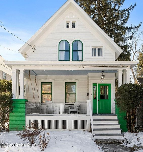 3rd image of 76 Pinewoods Avenue