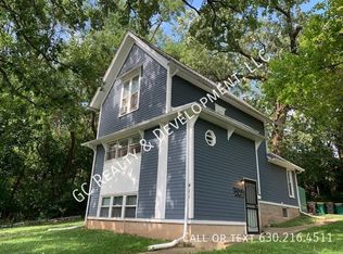 411 Wellington Ave APT 2, Elgin, IL 60120