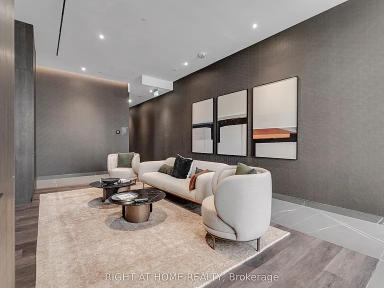 11 Yorkville Ave #2113 — Photo 24