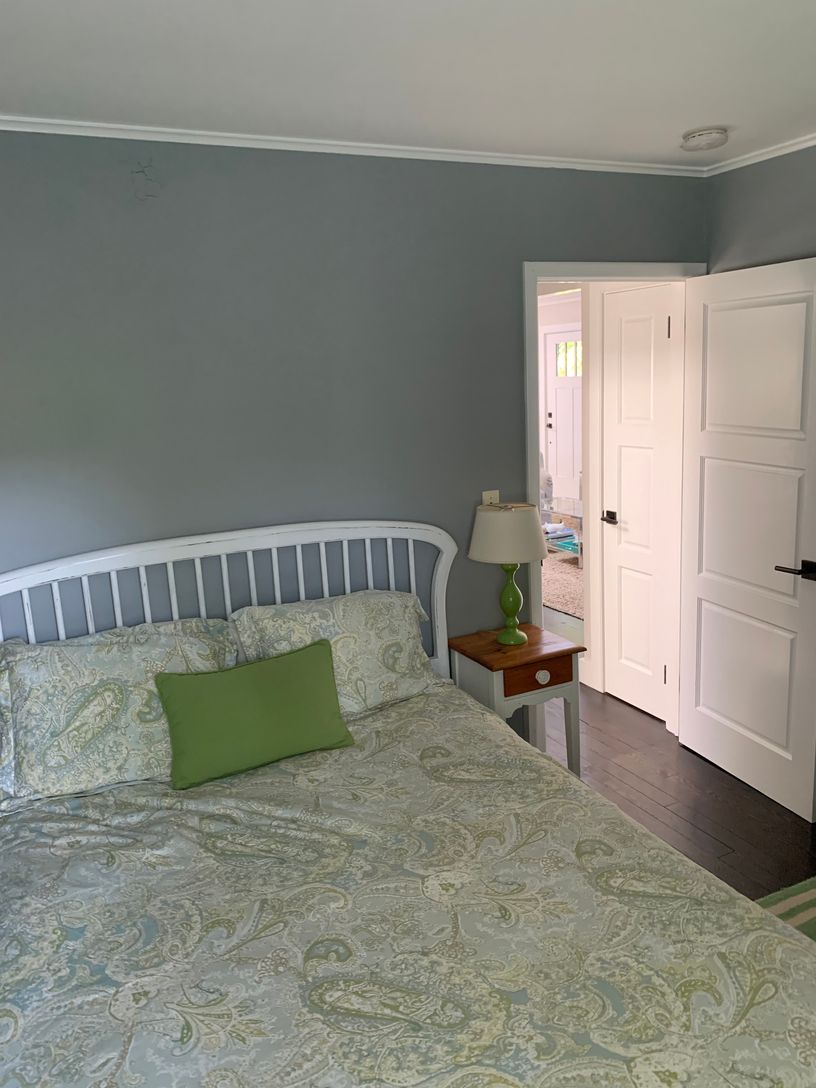  Queen guest room #1
