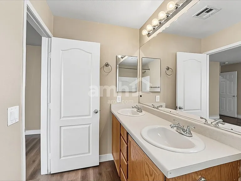 29 Belden Ave — Photo 11