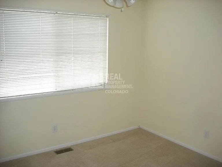 5934 Fossil Dr — Photo 11