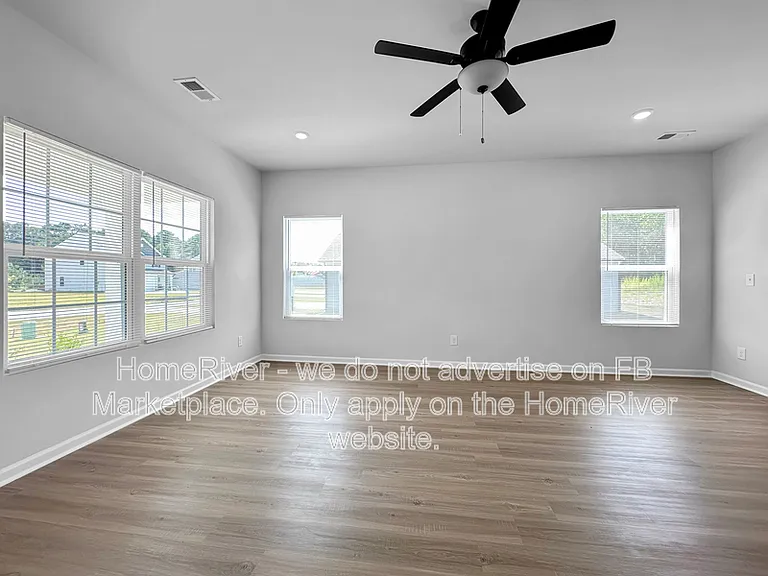 394 Chedworth Dr — Photo 5