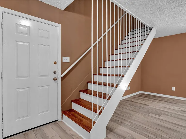 5002 Blue Spruce Cir #C — Photo 5