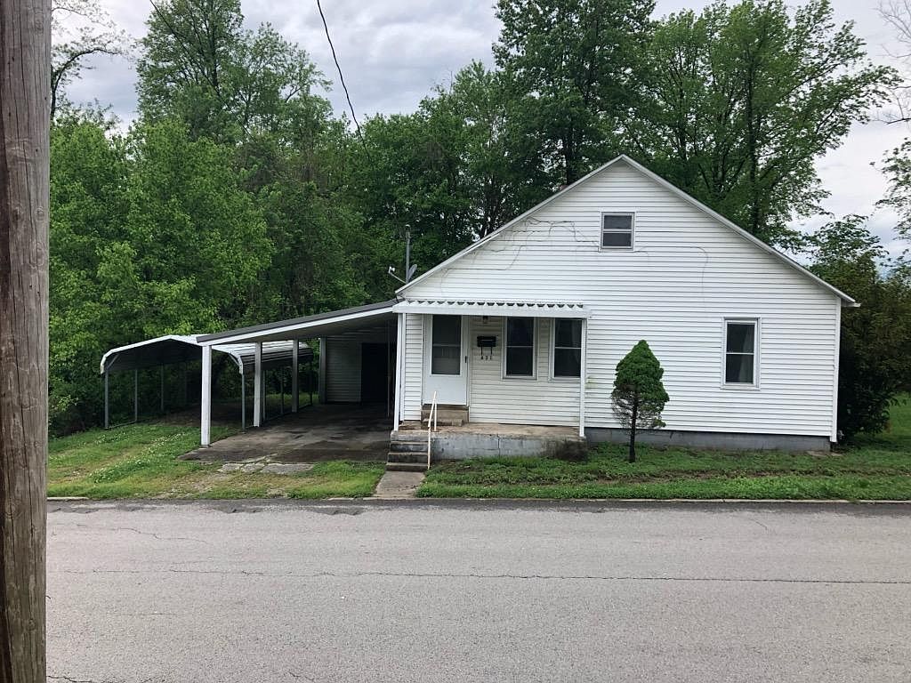 631 N 11th St, Murphysboro, IL 62966 | Zillow