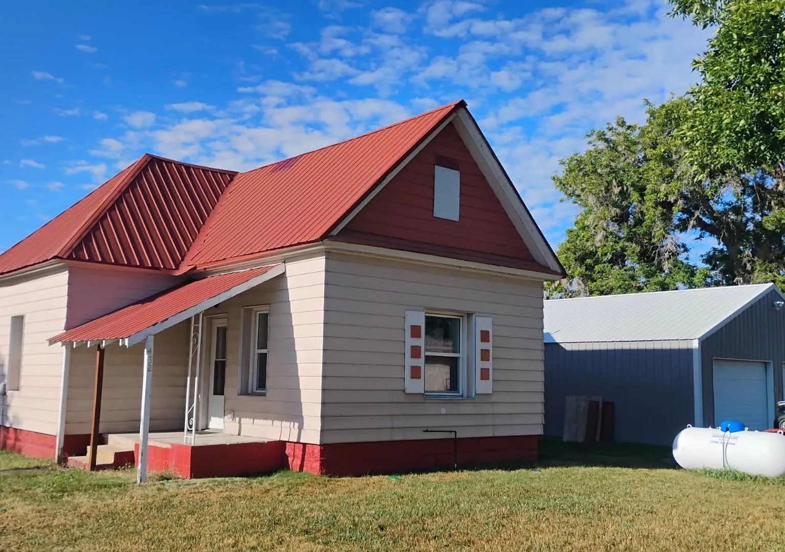 Newly Updated 3 Bed 3 Bath Home In Ashton — Photo 1